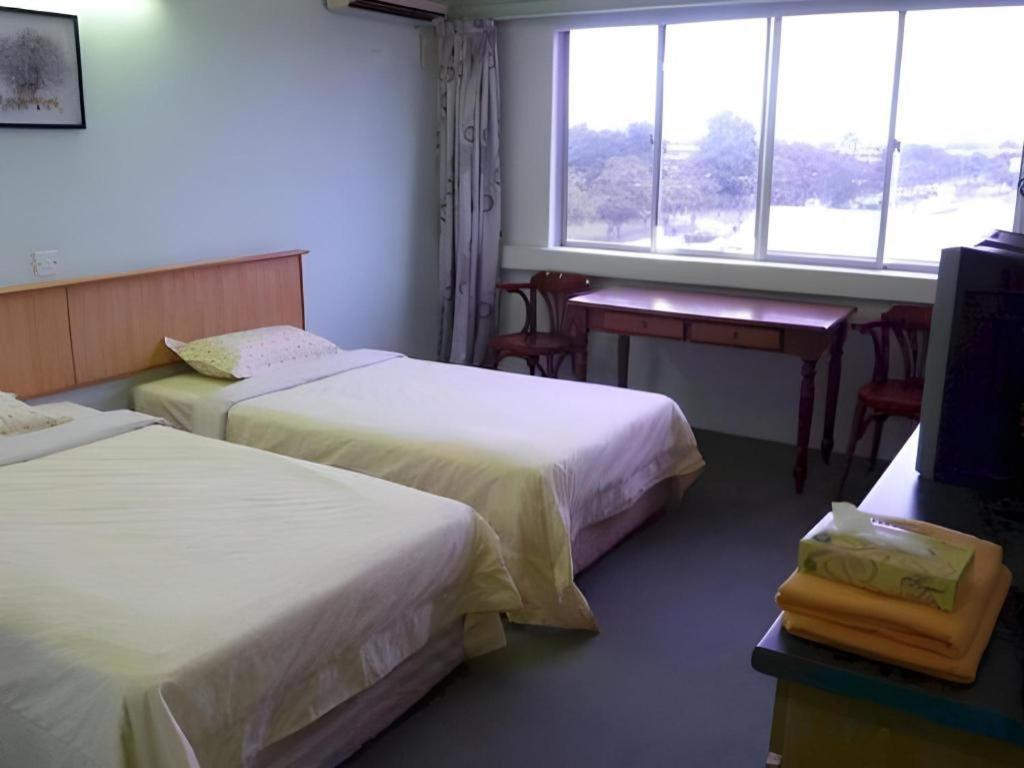 Hotel Hung Hung Kuching Esterno foto
