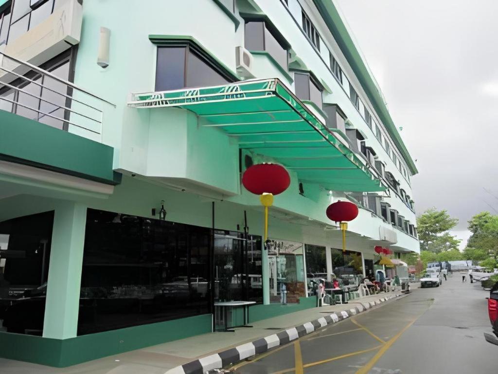 Hotel Hung Hung Kuching Esterno foto