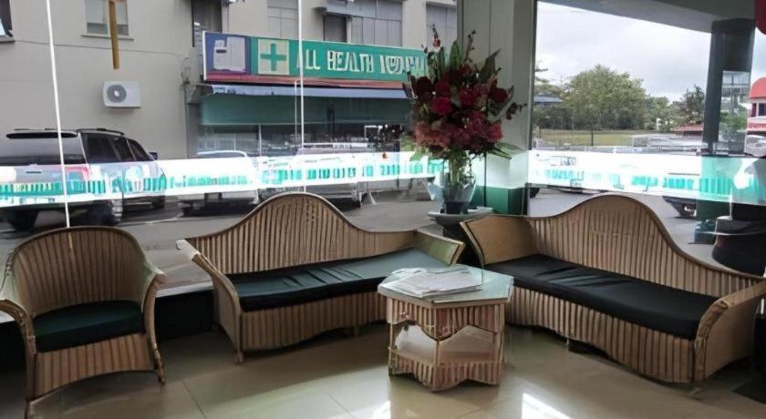 Hotel Hung Hung Kuching Esterno foto