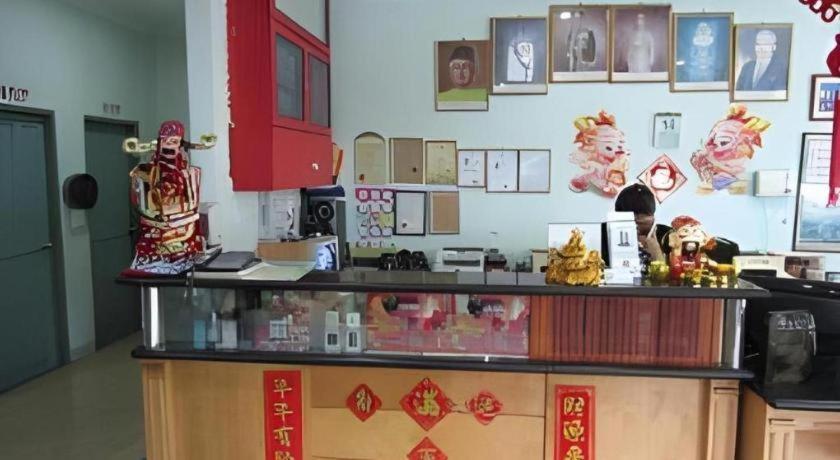 Hotel Hung Hung Kuching Esterno foto
